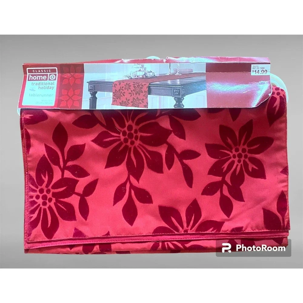 Target Traditional Holiday Red Table Runner 14x 72 Christmas 2005 NEW